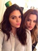 /album/kendall-jenner/tumblr-n2m7xqj9c61qdp053o1-500-jpg/